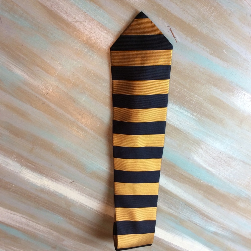 Harry Potter looking tie